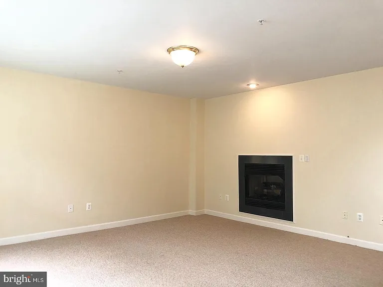 556 Longhorn Cres — Photo 18