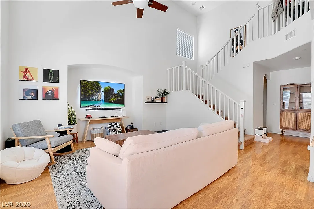 3 bed, 2.5 bath, 1544 sqft, $2,100 — Photo 4