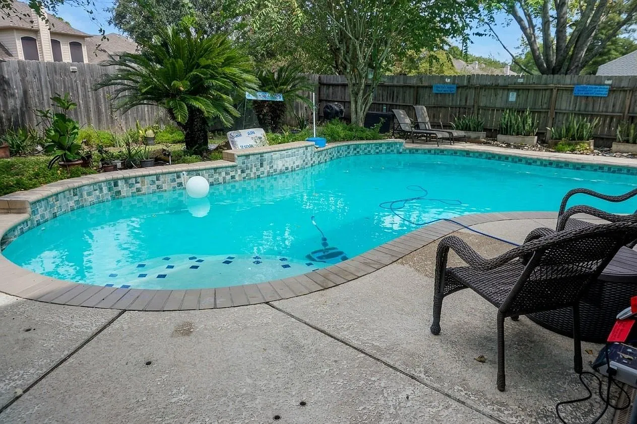 4 bed, 2.5 bath, 2886 sqft, $5,500 — Photo 2
