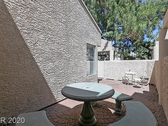2nd image of 5621 Vineyard Ln #0