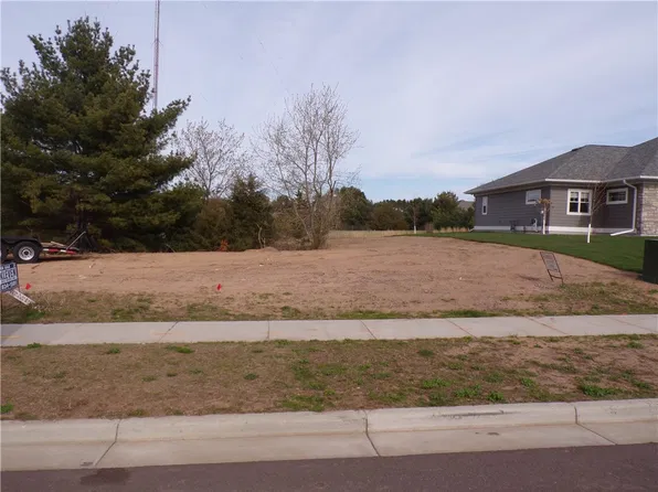 1680 Red Pine Court, Eau Claire, WI 54701