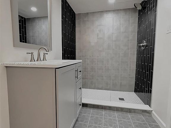 5th image of 4438 E Riverside Dr