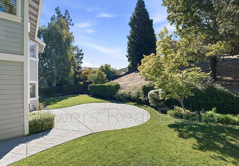 23 Westbourne Ct — Photo 49