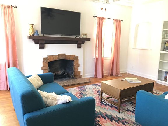 2nd image of 809 S Grand Ave