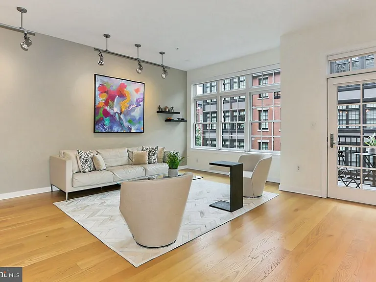1700 Clarendon Blvd #123 — Photo 14