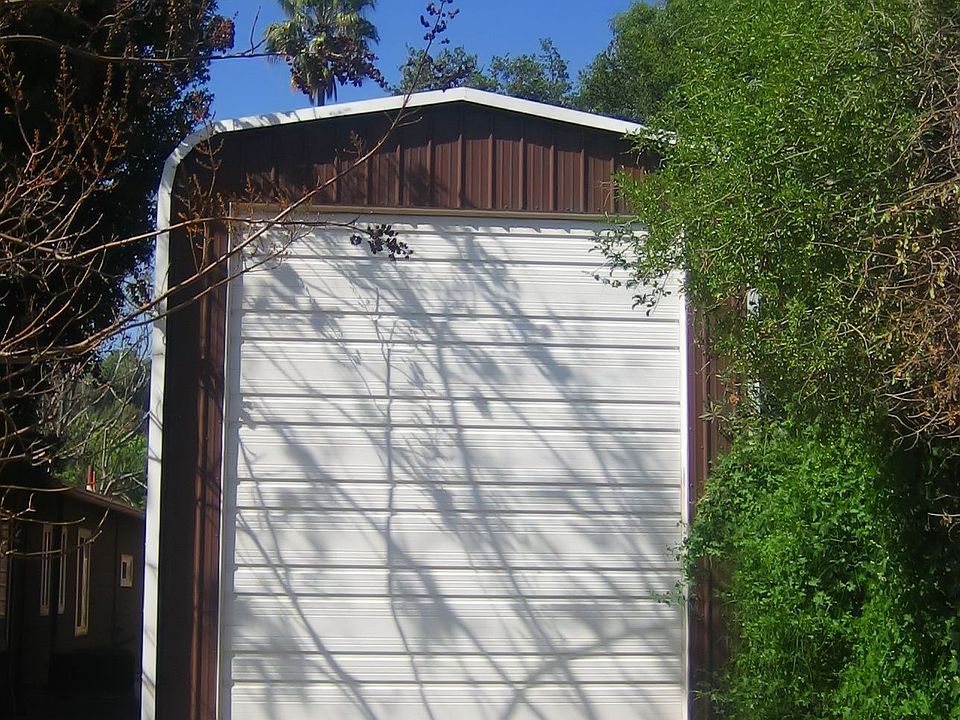 2nd image of 9775 Sunland Blvd