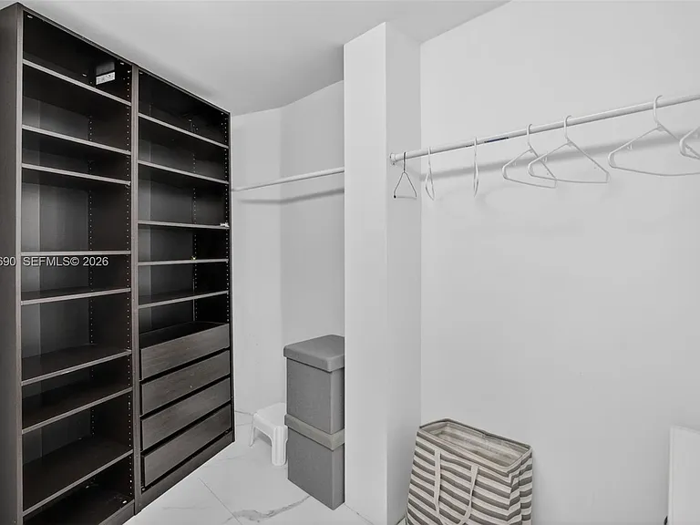 1000 Island Blvd #1410 — Photo 32