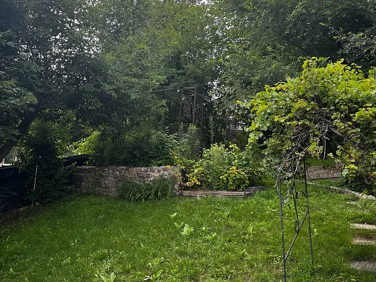 34 Engel Cres #A — Photo 22