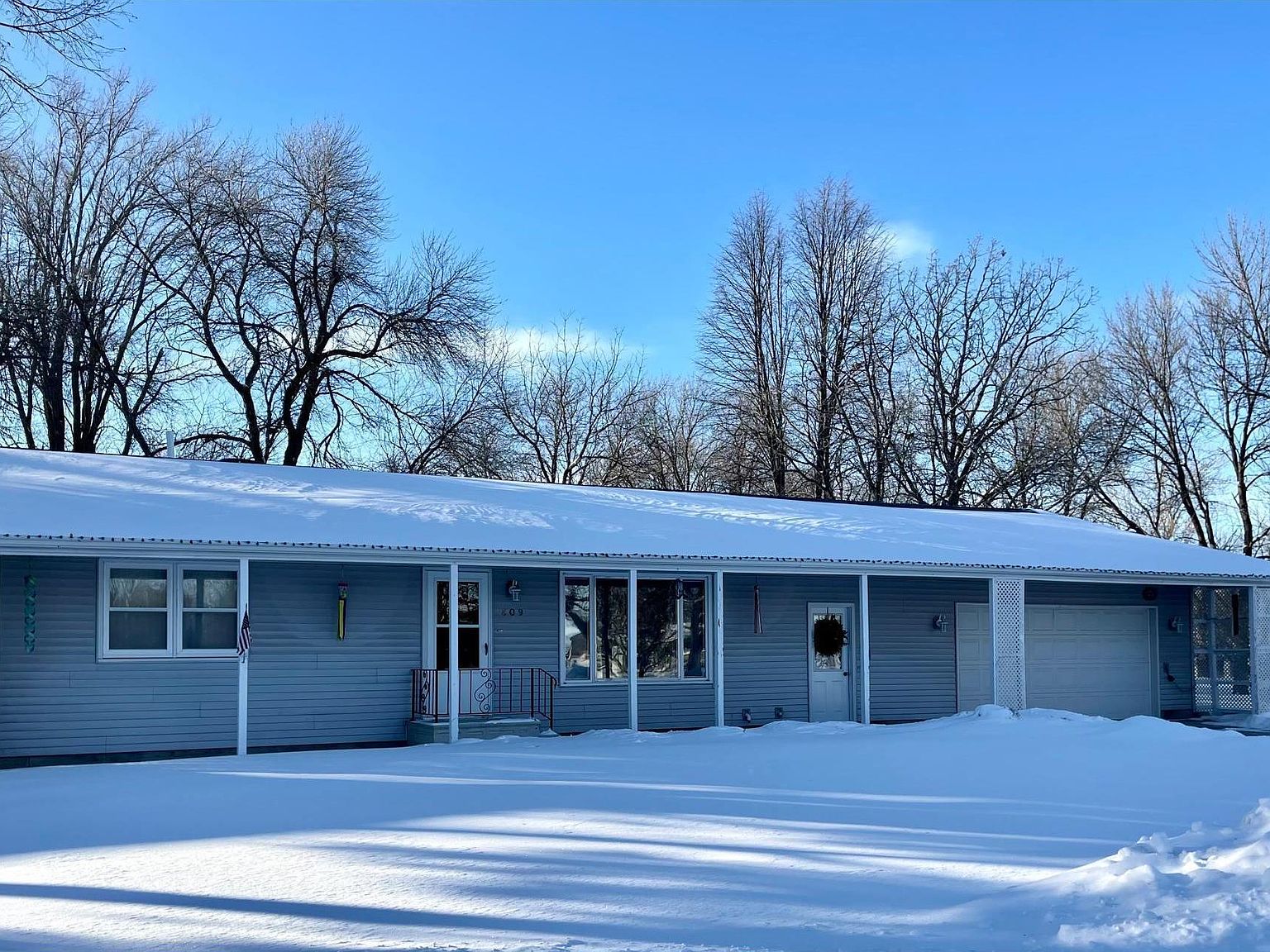 809 N 3rd St, Tracy, MN 56175 Zillow