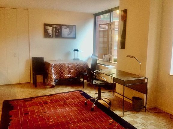3rd image of 295 Greenwich St APT 4N