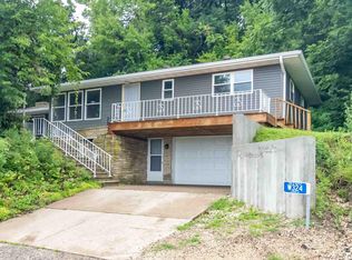 W324 Lipinski Ln, Fountain City, WI 54629