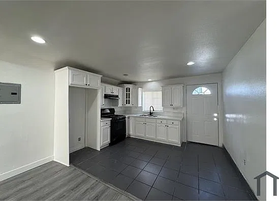 3 bed, $2,695 — Photo 3