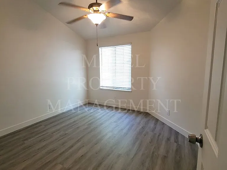 2516 Walnut Grove Way — Photo 7