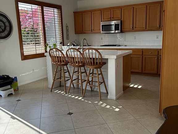2nd image of 444 Avenida Antonio #1