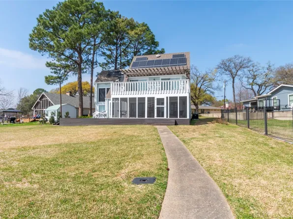 18399 Hickory Cir, Kemp, TX 75143