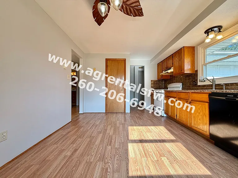 2911 Nordholme Ave — Photo 5