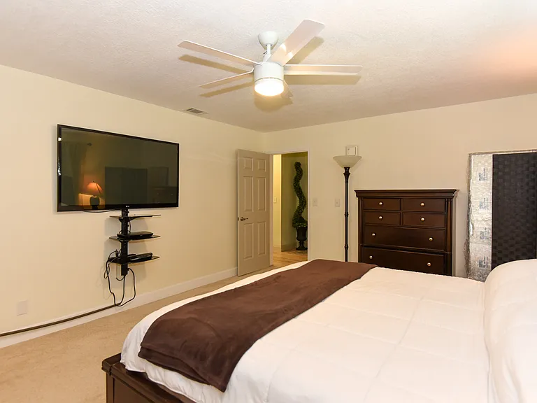 213 Riverbend Rd — Photo 33