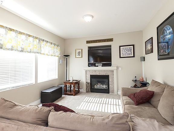 4th image of 23564 SW Pinehurst Dr