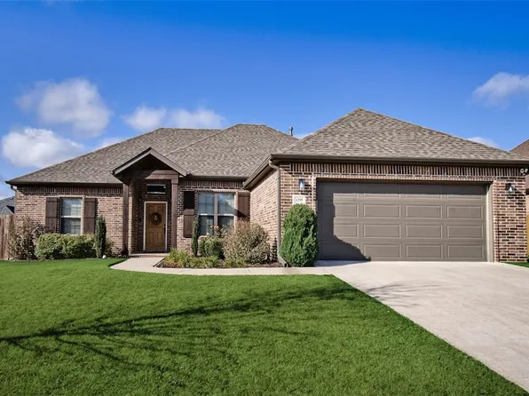 1295 Cassia St, Springdale, AR 72762