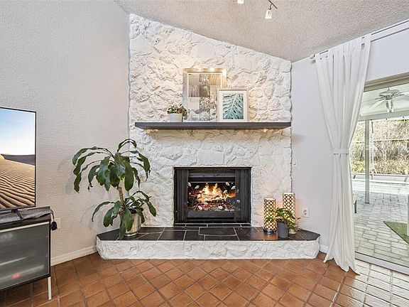 4th image of 1691 Grandview Blvd