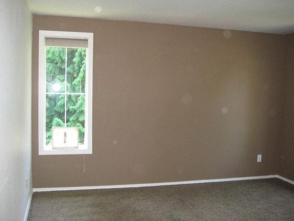 3rd image of 2106 Newport Way NW