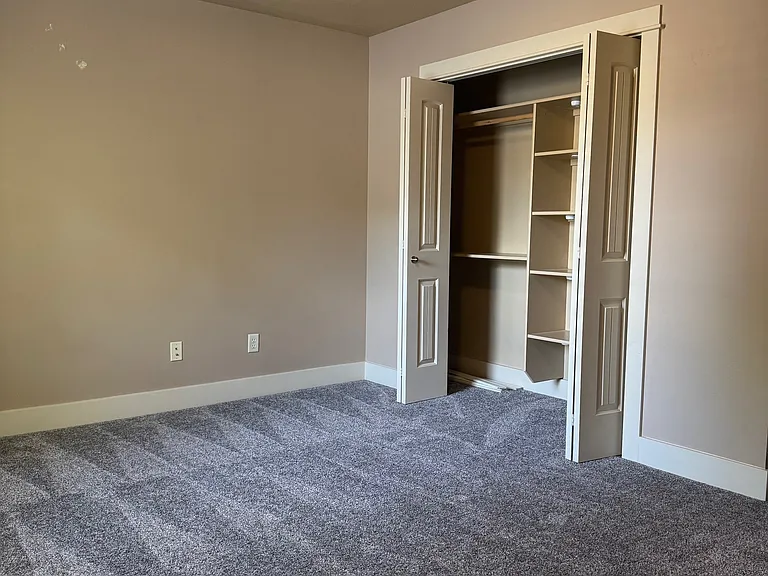 894 E Shadow Creek Ln — Photo 18