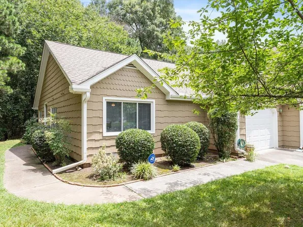 4201 Pin Oak Dr, Durham, NC 27707