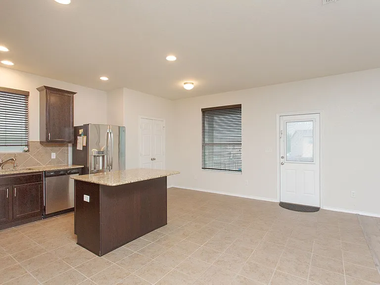 9342 Fisherman Port — Photo 8