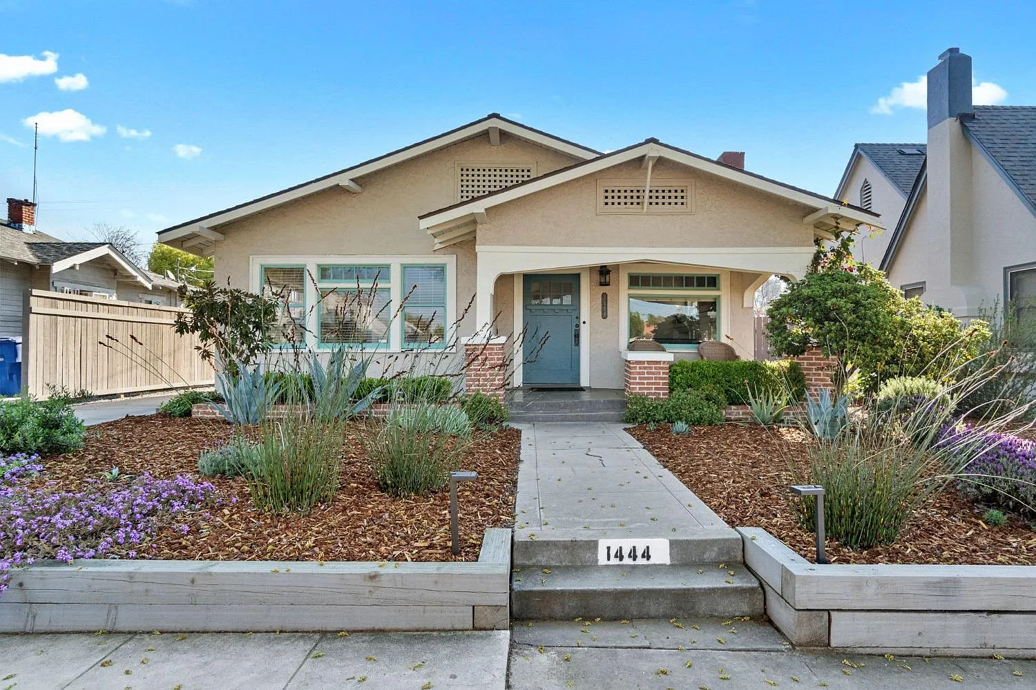 1444 N College Ave photo 1
