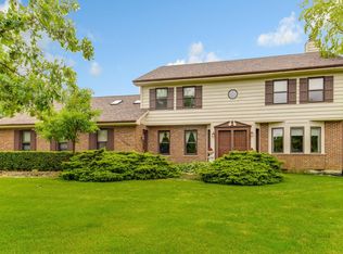 14945 King Dr, Libertyville, IL 60048