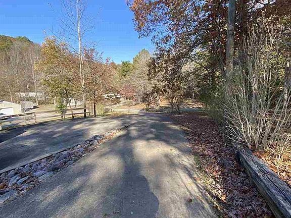 4th image of 260 Oriole Dr
