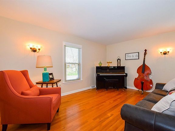 3rd image of 3946 Sandpiper Dr