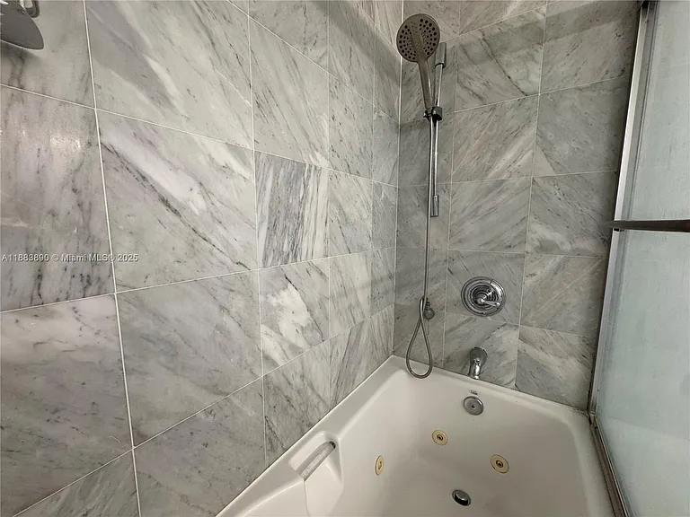 31 SE 5th St #3817 — Photo 21