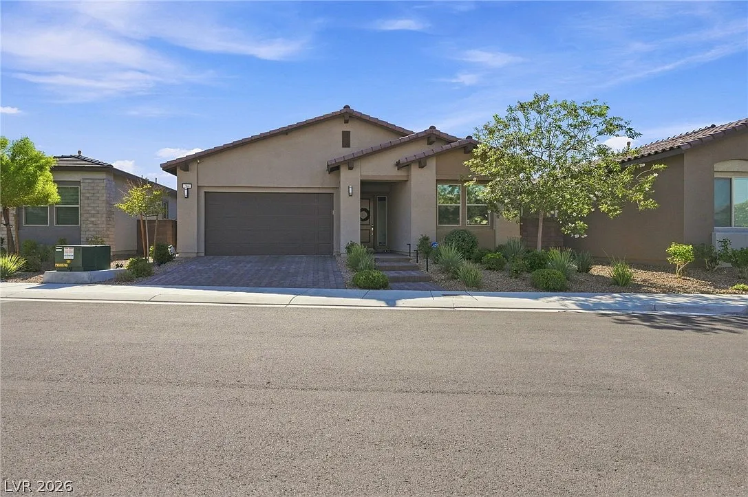 3 bed, 2.5 bath, 2177 sqft, $4,000 — Photo 1