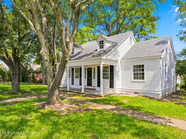 1224 E Fortification St, Jackson, MS 39202