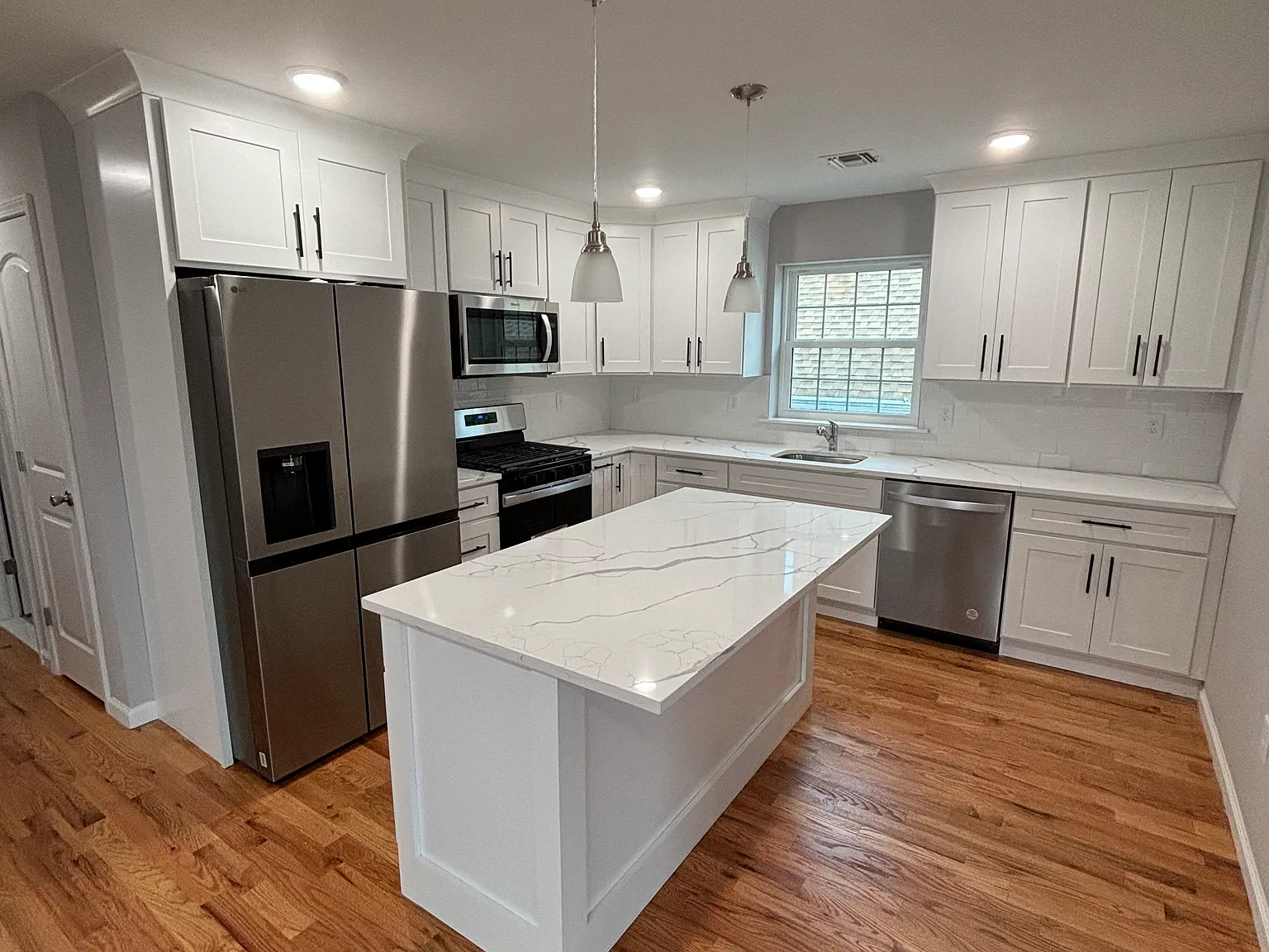 3 bed, 1500 sqft, $3,300 — Photo 3