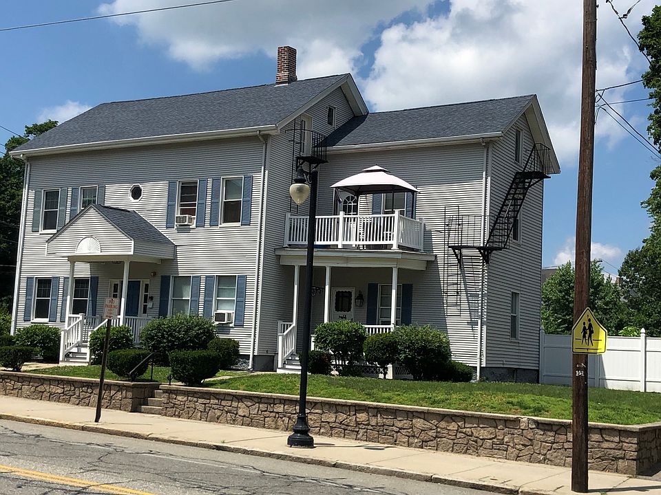 2nd image of 74 Hamlet Ave