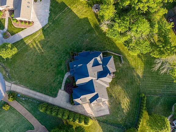 3rd image of 2713 Deer Haven Ct