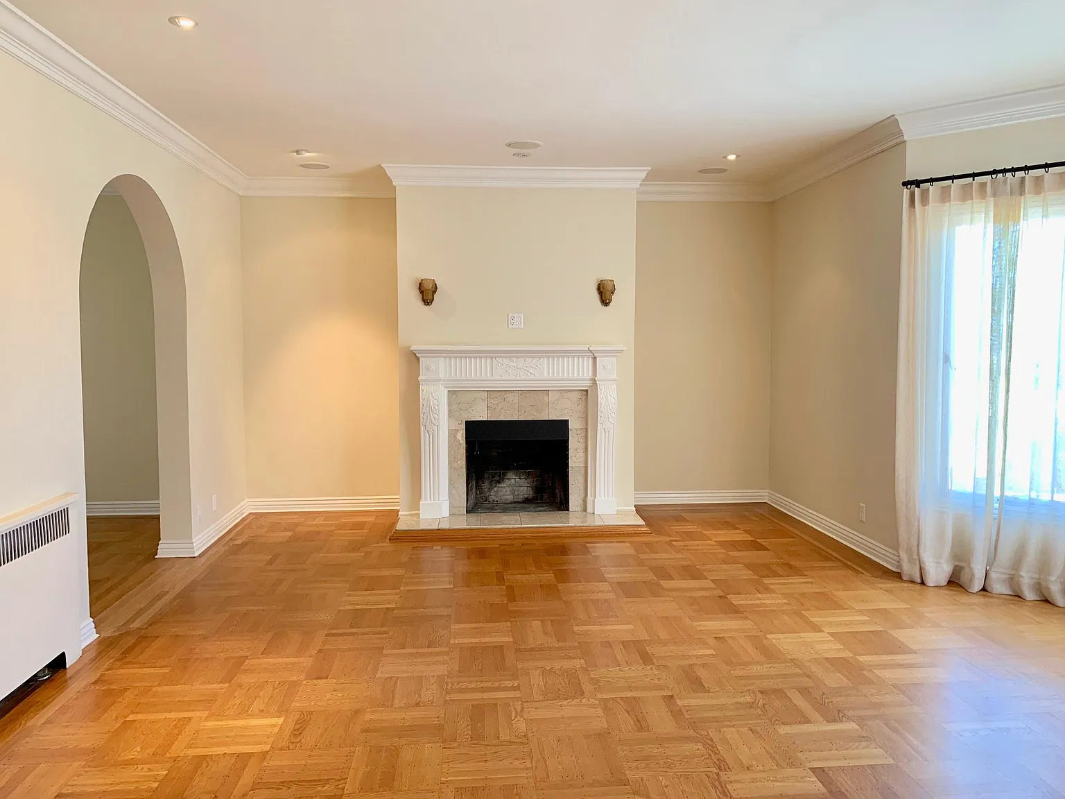 2 bed, 1750 sqft, $7,250 — Photo 2