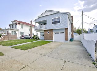 670 W Beech St, Long Beach, NY 11561