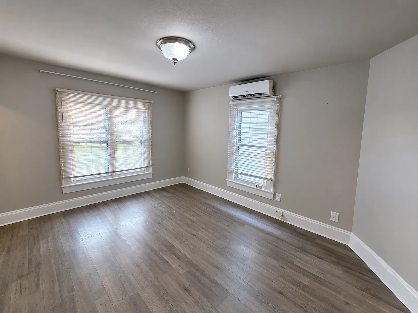 1009 Jackson Avenue - 3 — Photo 2
