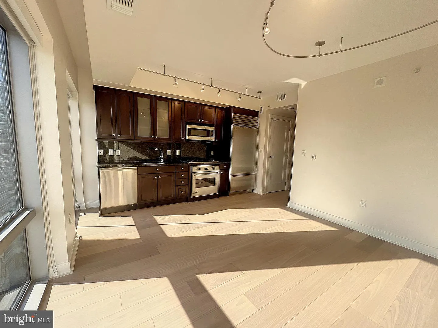 1 bed, 570 sqft, $2,495 — Photo 3