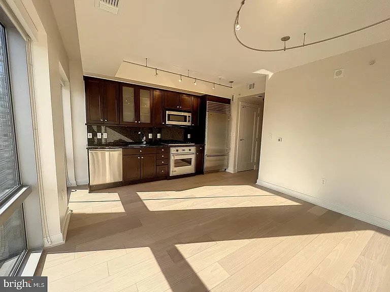 1111 19th St N #2304 — Photo 3