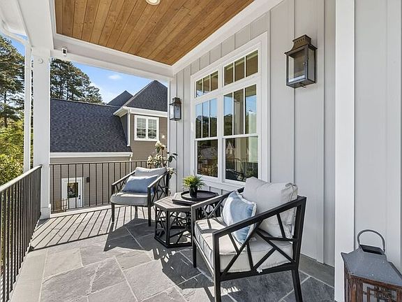 4th image of 3419 Edgemont Dr
