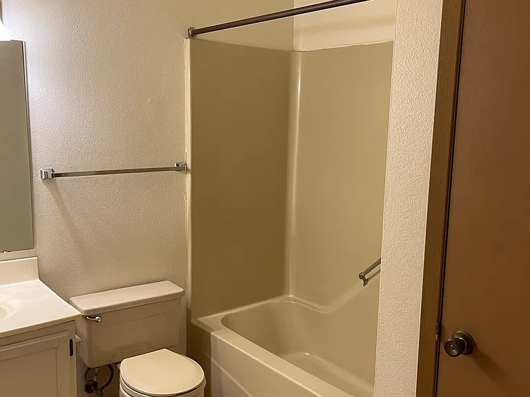 504 S Van Buren St #4 — Photo 11