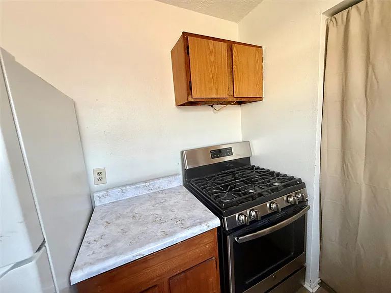 710 Fields St — Photo 6