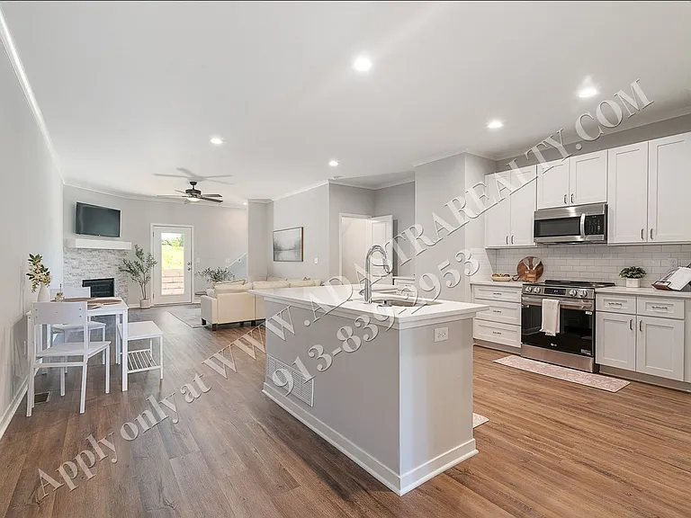 1089 N Findley St — Photo 6