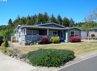 135 SE Whalesong Dr, Depoe Bay, OR