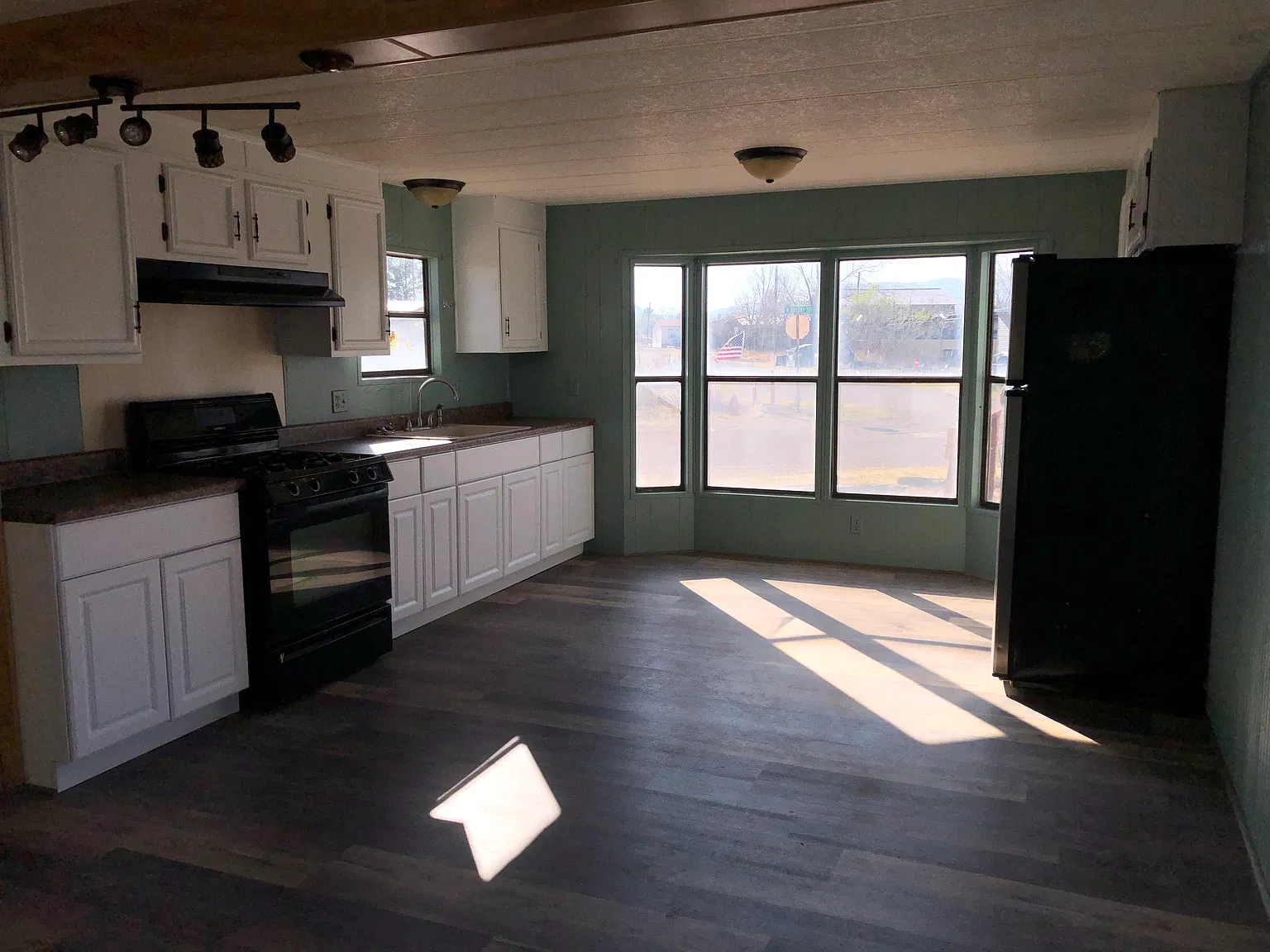 2 bed, $1,000 — Photo 3