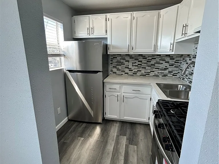 6517 1/2 Avalon Blvd #4 — Photo 4